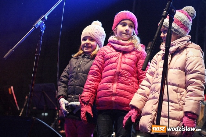 Zdjęcie w galerii na portalu naszwodzislaw.com: Mieszkańcy i władza przy świątecznym stole. Za nami Miejska Wigilia  wiadomości z regionu