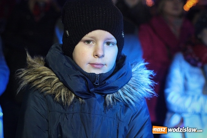 Zdjęcie w galerii na portalu naszwodzislaw.com: Mieszkańcy i władza przy świątecznym stole. Za nami Miejska Wigilia  wiadomości z regionu
