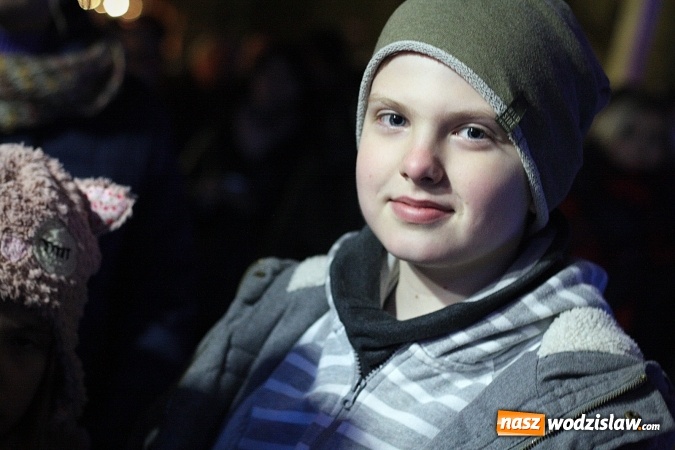 Zdjęcie w galerii na portalu naszwodzislaw.com: Mieszkańcy i władza przy świątecznym stole. Za nami Miejska Wigilia  wiadomości z regionu