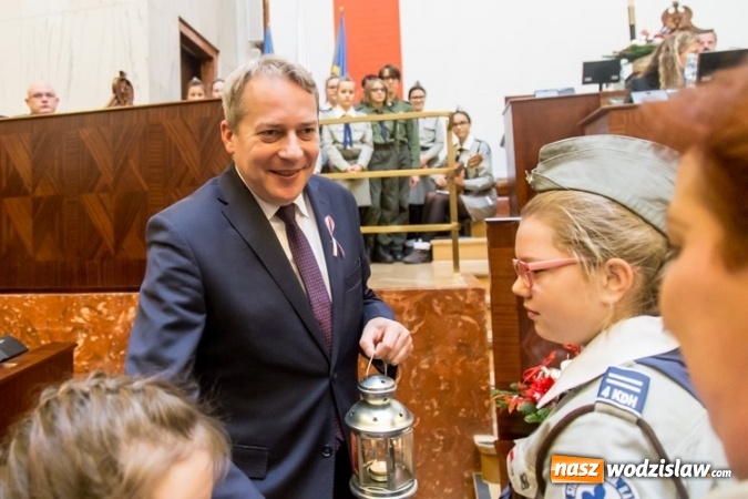 Zdjęcie w galerii na portalu naszwodzislaw.com: Betlejemskie światło rozpaliło Śląskie wiadomości z regionu