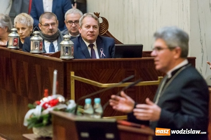 Zdjęcie w galerii na portalu naszwodzislaw.com: Betlejemskie światło rozpaliło Śląskie wiadomości z regionu