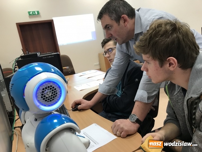 Zdjęcie w galerii na portalu naszwodzislaw.com: Francuzi kształcili uczniów z PCKZiU  wiadomości z regionu