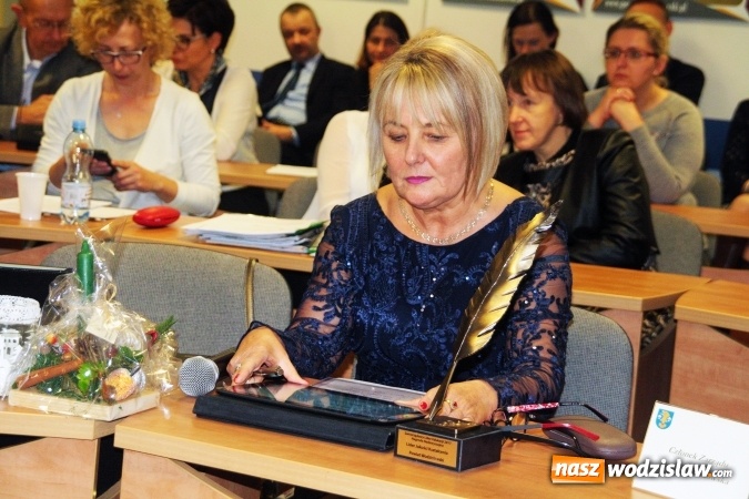 Zdjęcie w galerii na portalu naszwodzislaw.com: Zmiany w powiecie. Danuta Maćkowska nowym wicestarostą  wiadomości z regionu