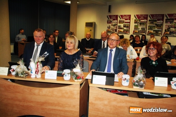 Zdjęcie w galerii na portalu naszwodzislaw.com: Zmiany w powiecie. Danuta Maćkowska nowym wicestarostą  wiadomości z regionu