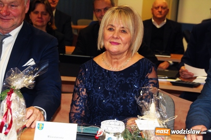 Zdjęcie w galerii na portalu naszwodzislaw.com: Zmiany w powiecie. Danuta Maćkowska nowym wicestarostą  wiadomości z regionu