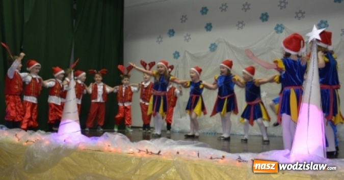 Zdjęcie w galerii na portalu naszwodzislaw.com: ZSP Pszów: Gorąco i radośnie podczas szkolnych jasełek  wiadomości z regionu