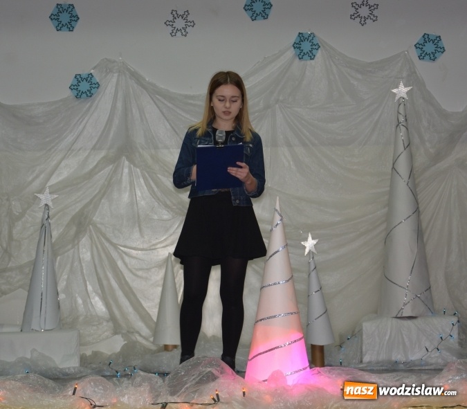 Zdjęcie w galerii na portalu naszwodzislaw.com: ZSP Pszów: Gorąco i radośnie podczas szkolnych jasełek  wiadomości z regionu