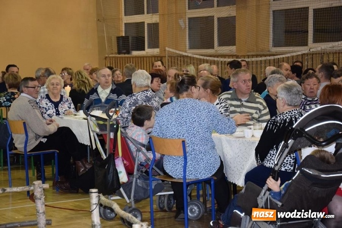 Zdjęcie w galerii na portalu naszwodzislaw.com: Spotkanie opłatkowe dla osób niepełnosprawnych i osób samotnych w Mszanie wiadomości z regionu