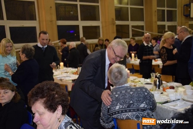 Zdjęcie w galerii na portalu naszwodzislaw.com: Spotkanie opłatkowe dla osób niepełnosprawnych i osób samotnych w Mszanie wiadomości z regionu