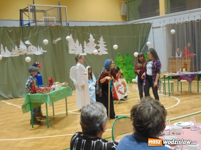 Zdjęcie w galerii na portalu naszwodzislaw.com: W Wodzisławiu zorganizowano wigilię dla potrzebujących wiadomości z regionu