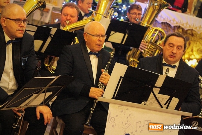 Zdjęcie w galerii na portalu naszwodzislaw.com: Klimatyczny koncert w Zawadzie. Zabrzmiały znane kolędy i pastorałki  wiadomości z regionu