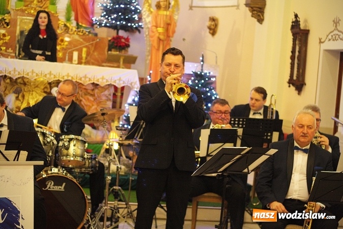 Zdjęcie w galerii na portalu naszwodzislaw.com: Klimatyczny koncert w Zawadzie. Zabrzmiały znane kolędy i pastorałki  wiadomości z regionu