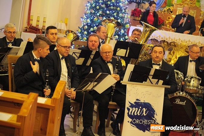 Zdjęcie w galerii na portalu naszwodzislaw.com: Klimatyczny koncert w Zawadzie. Zabrzmiały znane kolędy i pastorałki  wiadomości z regionu