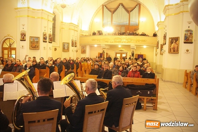 Zdjęcie w galerii na portalu naszwodzislaw.com: Klimatyczny koncert w Zawadzie. Zabrzmiały znane kolędy i pastorałki  wiadomości z regionu