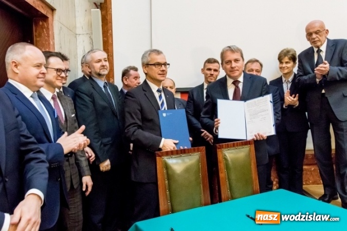 Zdjęcie w galerii na portalu naszwodzislaw.com: Śląskie stawia na medyczną specjalizację  wiadomości z regionu