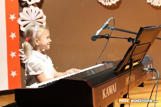 Zdjęcie w galerii na portalu naszwodzislaw.com: Piękny koncert pianistyczny w Czyżowicach  wiadomości z regionu