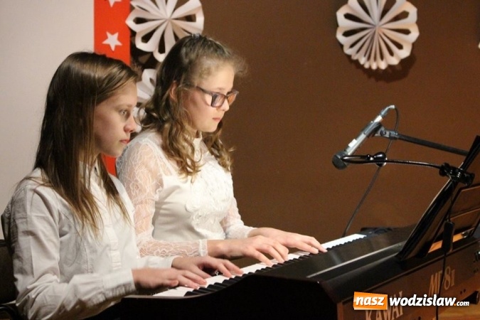 Zdjęcie w galerii na portalu naszwodzislaw.com: Piękny koncert pianistyczny w Czyżowicach  wiadomości z regionu