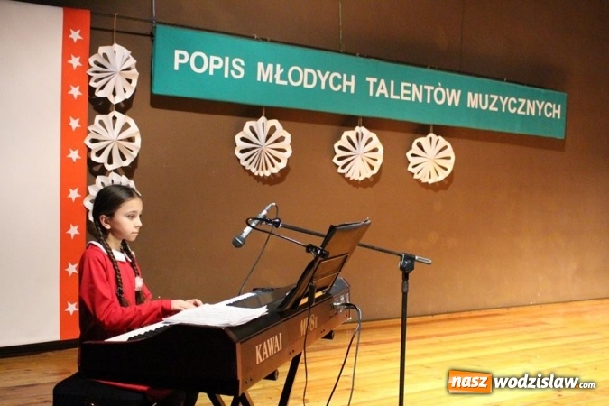 Zdjęcie w galerii na portalu naszwodzislaw.com: Piękny koncert pianistyczny w Czyżowicach  wiadomości z regionu