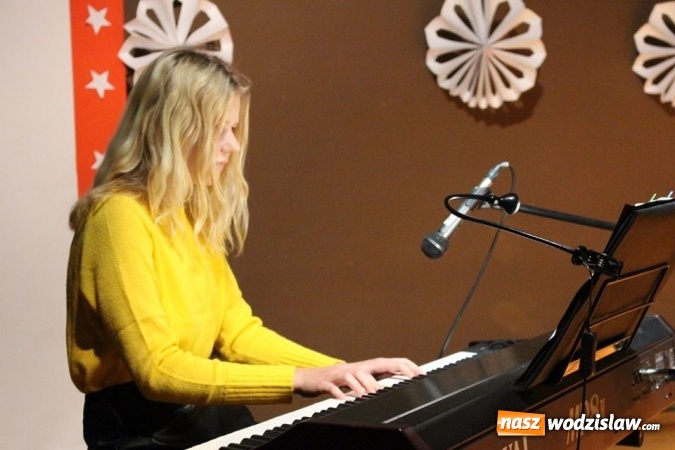 Zdjęcie w galerii na portalu naszwodzislaw.com: Piękny koncert pianistyczny w Czyżowicach  wiadomości z regionu