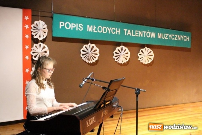 Zdjęcie w galerii na portalu naszwodzislaw.com: Piękny koncert pianistyczny w Czyżowicach  wiadomości z regionu