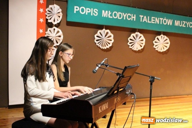Zdjęcie w galerii na portalu naszwodzislaw.com: Piękny koncert pianistyczny w Czyżowicach  wiadomości z regionu