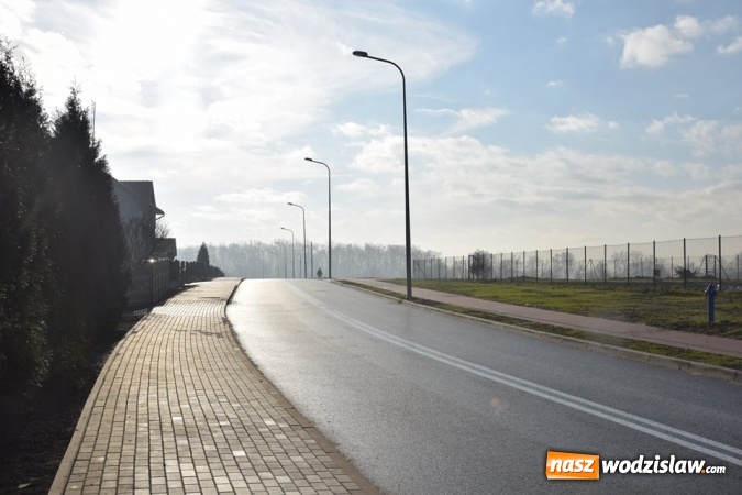 Zdjęcie w galerii na portalu naszwodzislaw.com: Prezent na Nowy Rok. Ulica Ładna w Rydułtowach gotowa! Jest też ścieżka rowerowa [ZDJĘCIA]  wiadomości z regionu