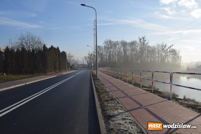 Zdjęcie w galerii na portalu naszwodzislaw.com: Prezent na Nowy Rok. Ulica Ładna w Rydułtowach gotowa! Jest też ścieżka rowerowa [ZDJĘCIA]  wiadomości z regionu