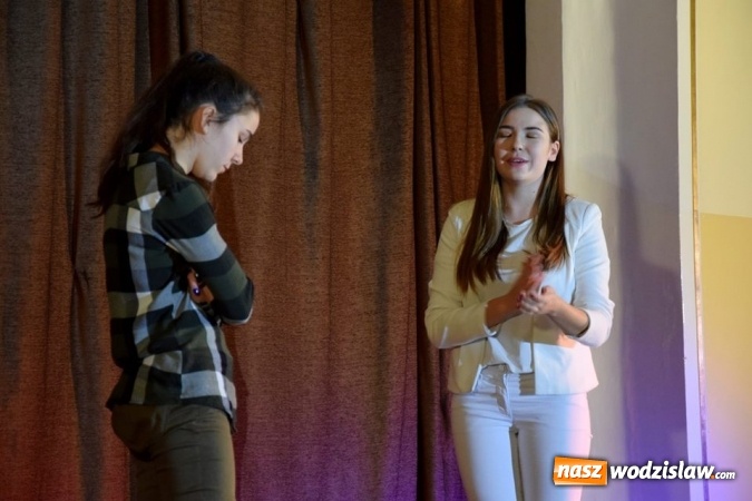 Zdjęcie w galerii na portalu naszwodzislaw.com: O niebo lepsze. Za nami jasełka charytatywne w Pszowie. [FOTORELACJA] wiadomości z regionu