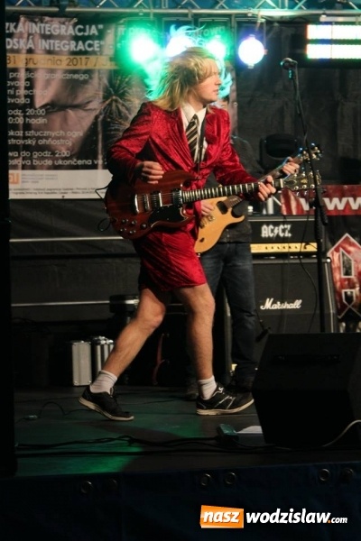 Zdjęcie w galerii na portalu naszwodzislaw.com: Godów: Wspólnie z sąsiadami z Czech witali Nowy Rok  wiadomości z regionu