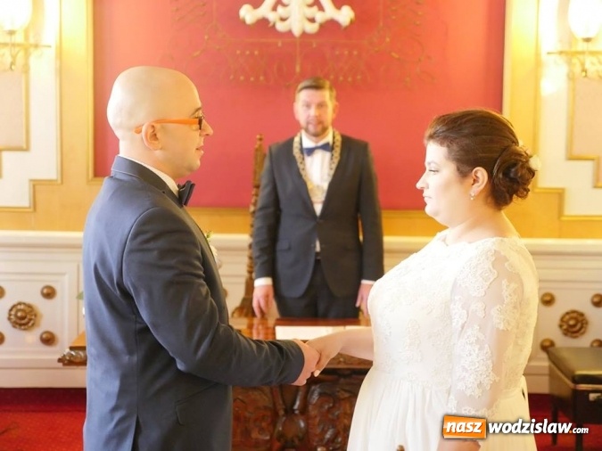 Zdjęcie w galerii na portalu naszwodzislaw.com: Prezydent Kieca udzielił ślubu pięciu parom  wiadomości z regionu