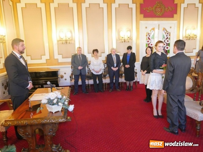 Zdjęcie w galerii na portalu naszwodzislaw.com: Prezydent Kieca udzielił ślubu pięciu parom  wiadomości z regionu