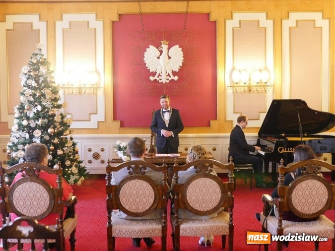 Zdjęcie w galerii na portalu naszwodzislaw.com: Prezydent Kieca udzielił ślubu pięciu parom  wiadomości z regionu