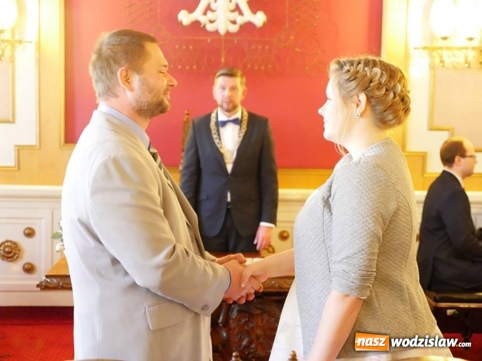 Zdjęcie w galerii na portalu naszwodzislaw.com: Prezydent Kieca udzielił ślubu pięciu parom  wiadomości z regionu