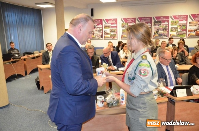 Zdjęcie w galerii na portalu naszwodzislaw.com: Powiat: Budżet na 2018 przyjęty wiadomości z regionu