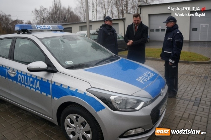 Zdjęcie w galerii na portalu naszwodzislaw.com: Sześć nowych radiowozów. Zasilą komendę w Wodzisławiu oraz komisariaty w Gorzycach i Rydułtowach  wiadomości z regionu