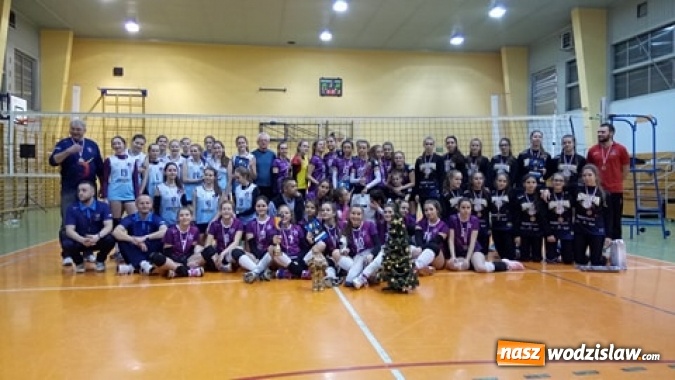 Zdjęcie w galerii na portalu naszwodzislaw.com: Młodziczki ZORZY z pucharem Prezydenta Miasta! wiadomości z regionu