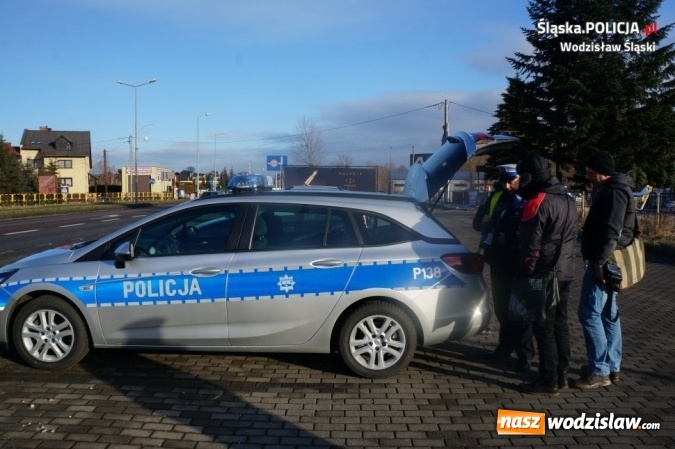 Zdjęcie w galerii na portalu naszwodzislaw.com: Policjanci zaprezentowali nowe urządzenie do pomiaru prędkości  wiadomości z regionu