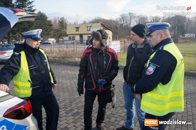 Zdjęcie w galerii na portalu naszwodzislaw.com: Policjanci zaprezentowali nowe urządzenie do pomiaru prędkości  wiadomości z regionu