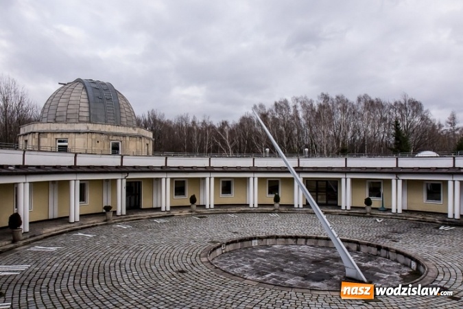 Zdjęcie w galerii na portalu naszwodzislaw.com: Pakiet na 100-lecie odzyskania niepodległości dla 18-latków, którzy pierwszy raz otrzymają paszport wiadomości z regionu