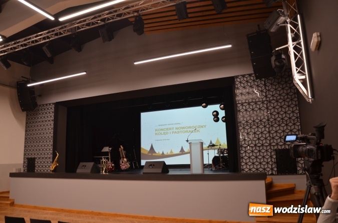 Zdjęcie w galerii na portalu naszwodzislaw.com: Wodzisław: Aula w I LO po remoncie. Dzisiaj została oddana do użytku!  wiadomości z regionu