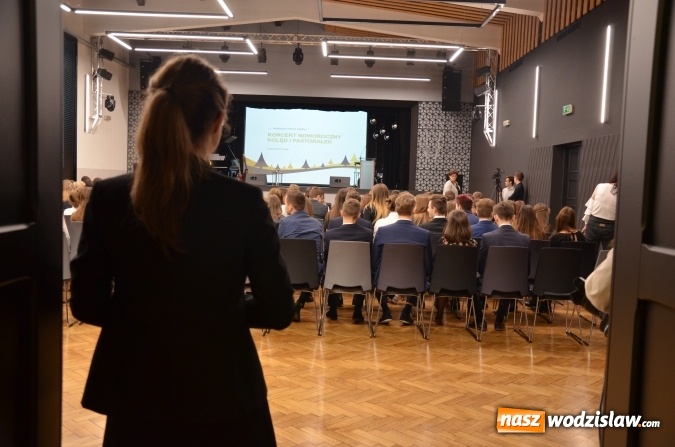Zdjęcie w galerii na portalu naszwodzislaw.com: Wodzisław: Aula w I LO po remoncie. Dzisiaj została oddana do użytku!  wiadomości z regionu
