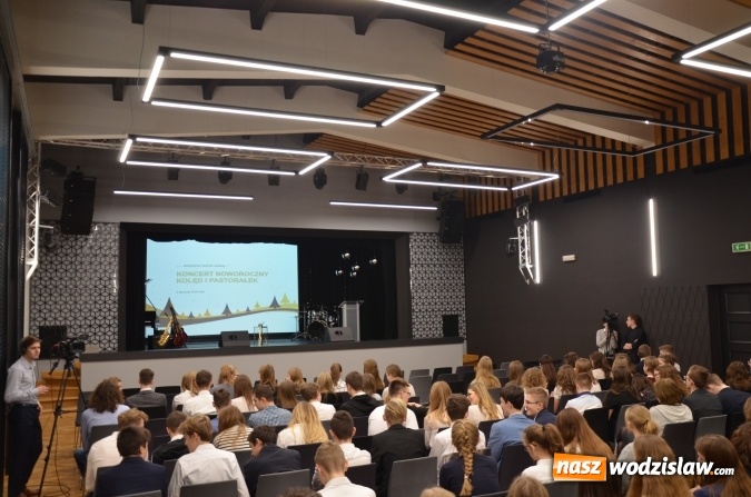 Zdjęcie w galerii na portalu naszwodzislaw.com: Wodzisław: Aula w I LO po remoncie. Dzisiaj została oddana do użytku!  wiadomości z regionu
