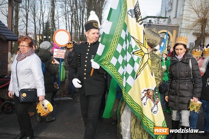 Zdjęcie w galerii na portalu naszwodzislaw.com: Orszak Trzech Króli po raz czwarty w Turzy Śląskiej. [ZDJĘCIA]  wiadomości z regionu