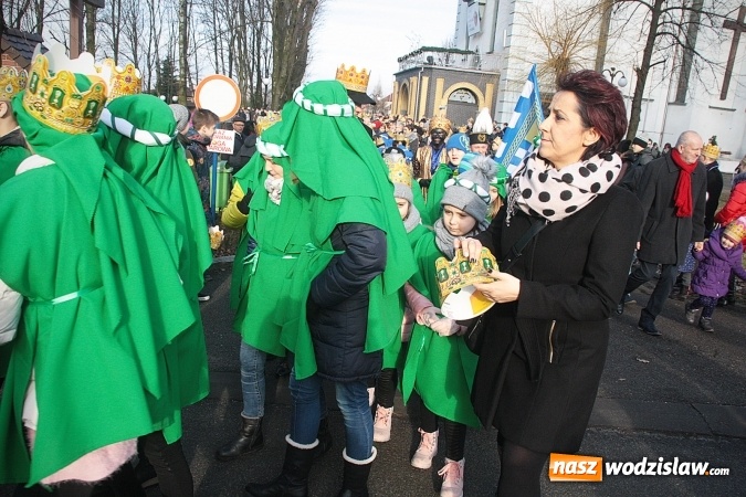 Zdjęcie w galerii na portalu naszwodzislaw.com: Orszak Trzech Króli po raz czwarty w Turzy Śląskiej. [ZDJĘCIA]  wiadomości z regionu