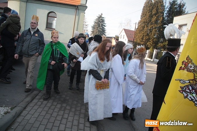 Zdjęcie w galerii na portalu naszwodzislaw.com: Orszak Trzech Króli po raz czwarty w Turzy Śląskiej. [ZDJĘCIA]  wiadomości z regionu