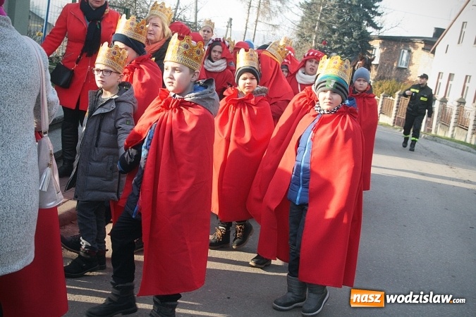 Zdjęcie w galerii na portalu naszwodzislaw.com: Orszak Trzech Króli po raz czwarty w Turzy Śląskiej. [ZDJĘCIA]  wiadomości z regionu