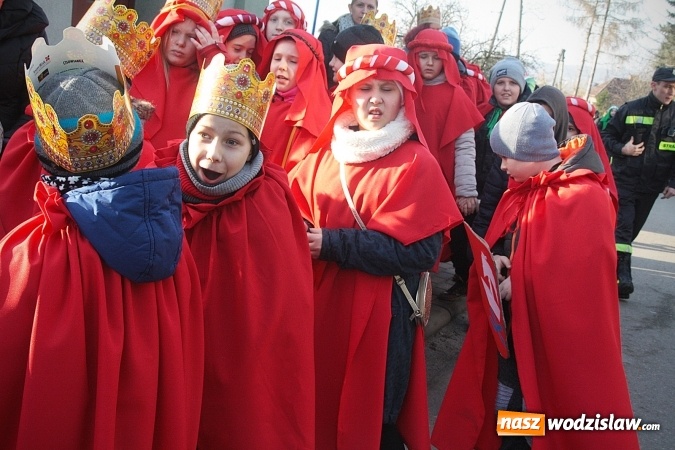 Zdjęcie w galerii na portalu naszwodzislaw.com: Orszak Trzech Króli po raz czwarty w Turzy Śląskiej. [ZDJĘCIA]  wiadomości z regionu