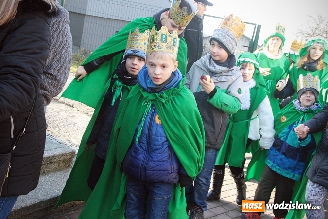 Zdjęcie w galerii na portalu naszwodzislaw.com: Orszak Trzech Króli po raz czwarty w Turzy Śląskiej. [ZDJĘCIA]  wiadomości z regionu