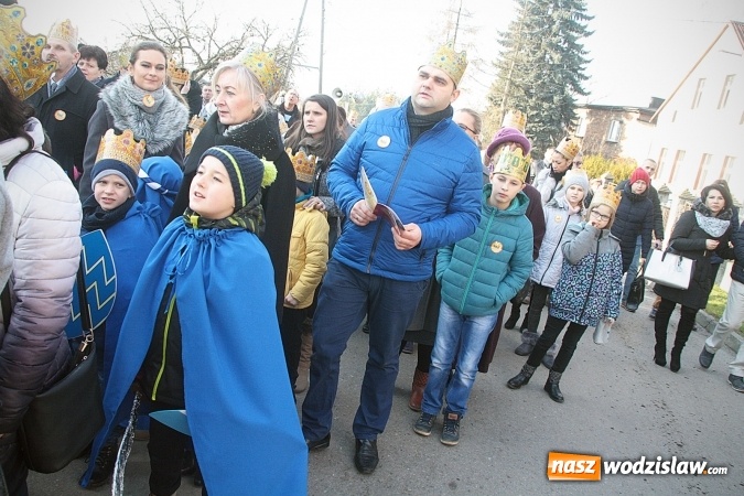 Zdjęcie w galerii na portalu naszwodzislaw.com: Orszak Trzech Króli po raz czwarty w Turzy Śląskiej. [ZDJĘCIA]  wiadomości z regionu