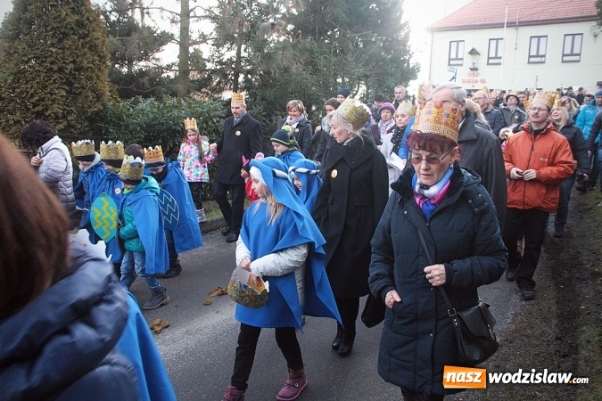 Zdjęcie w galerii na portalu naszwodzislaw.com: Orszak Trzech Króli po raz czwarty w Turzy Śląskiej. [ZDJĘCIA]  wiadomości z regionu